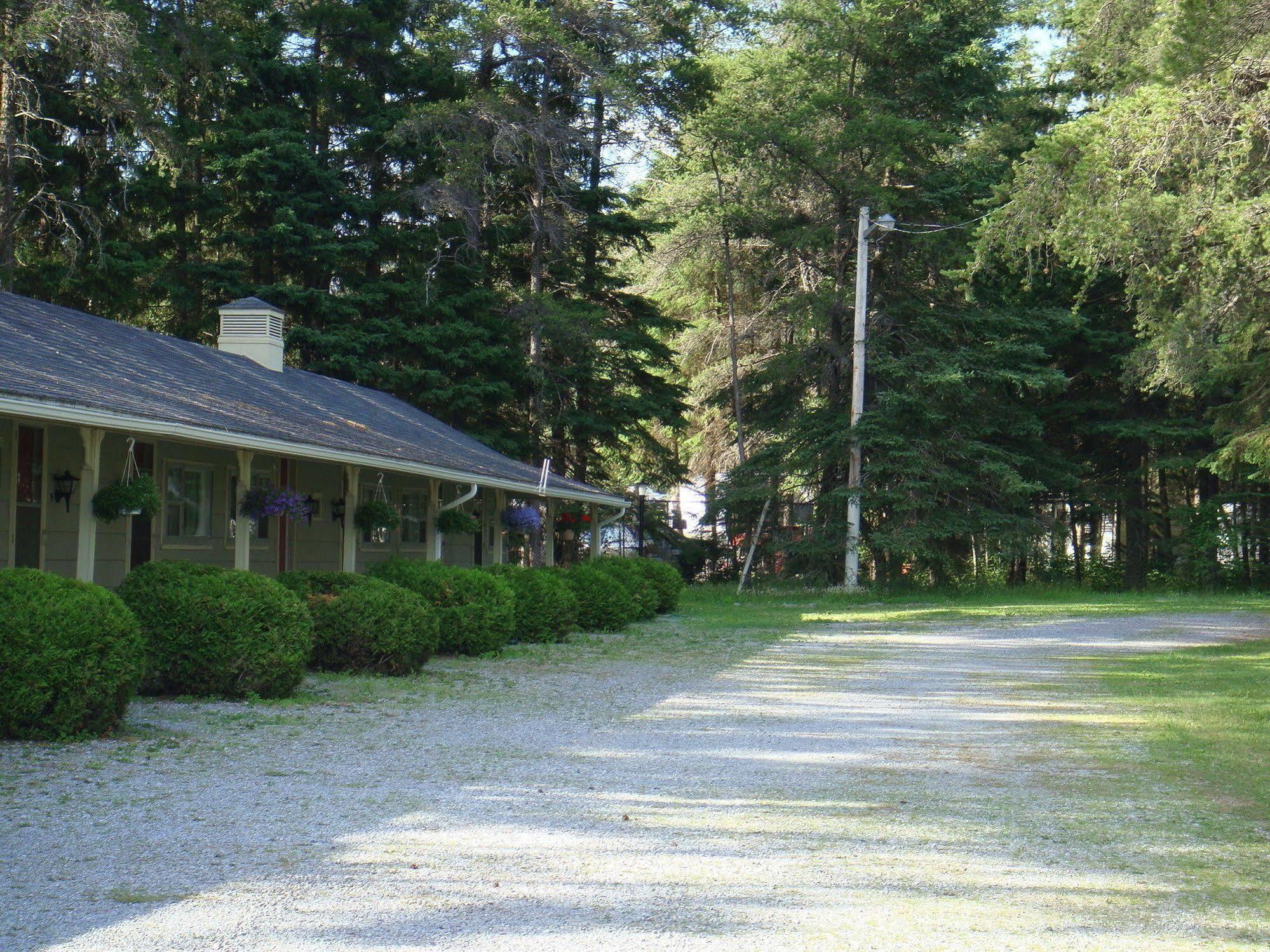 Pinecone Motel Sussex Buitenkant foto